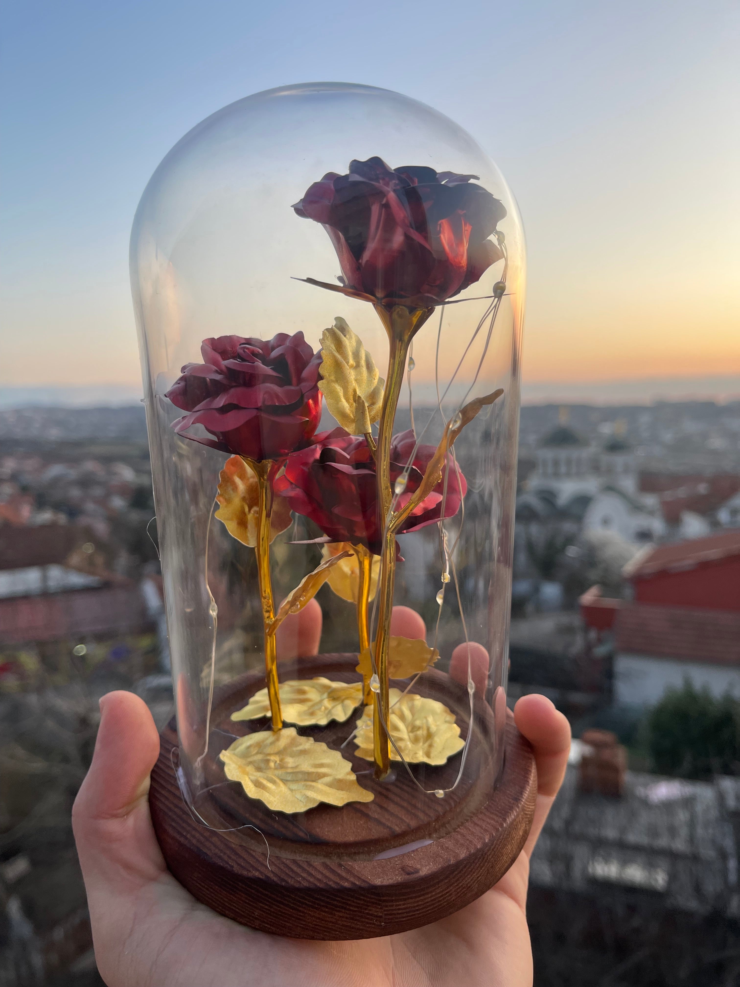 Premium 3 Zlatne ruže u staklenom zvonu - Nova Kolekcija