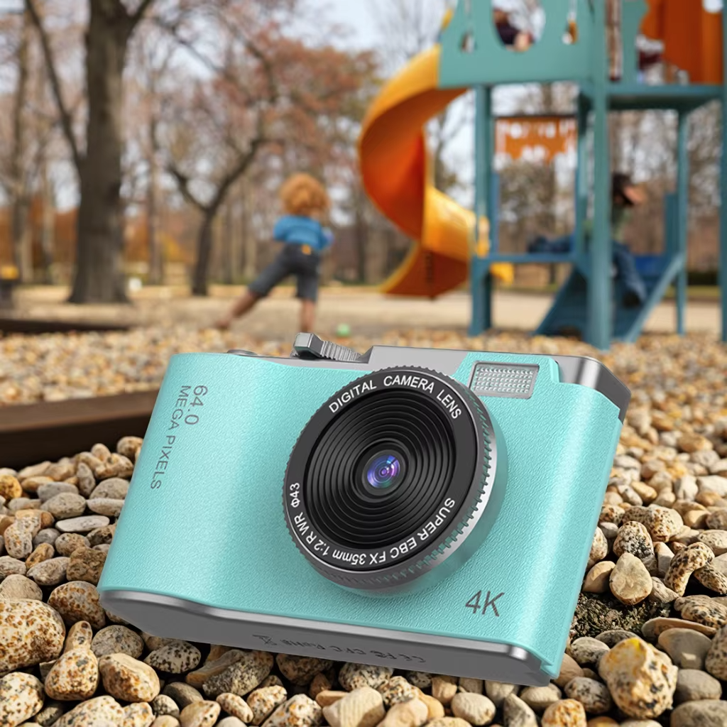 Premium Digitalni retro fotoaparat iz 2000ih - Nova Kolekcija